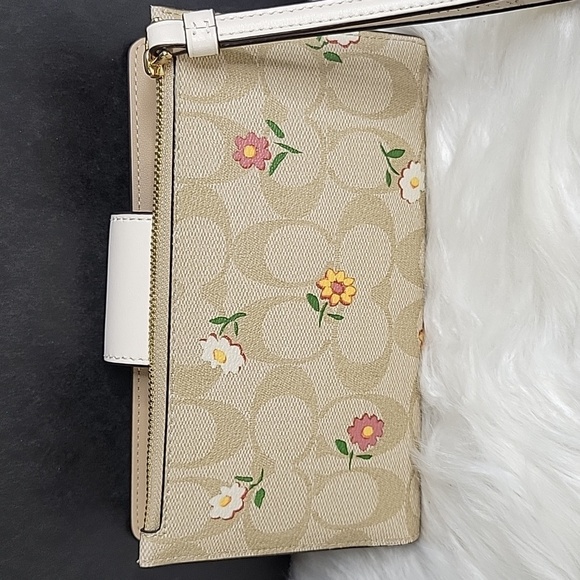 COACH Tech Wallet in Signature Canvas‎ with Nostalgic Ditsy Print - Picture 4 of 7